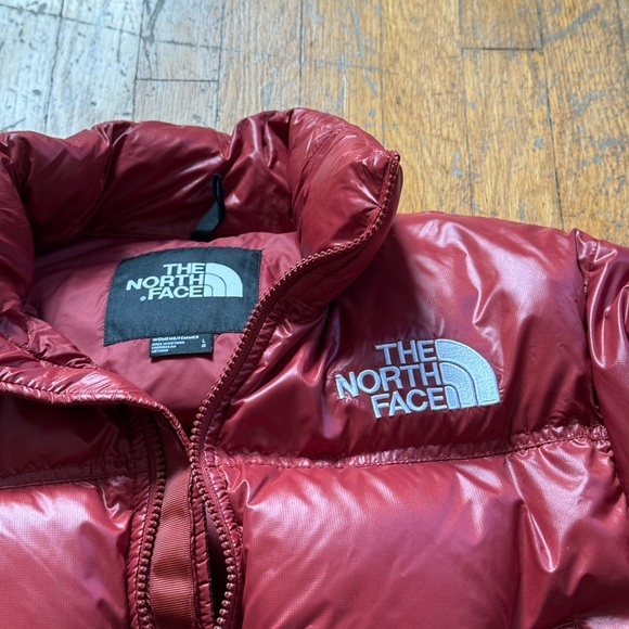 The North Face Women's Burgundy Puffer Cropped Jacket - Picture 6 of 10